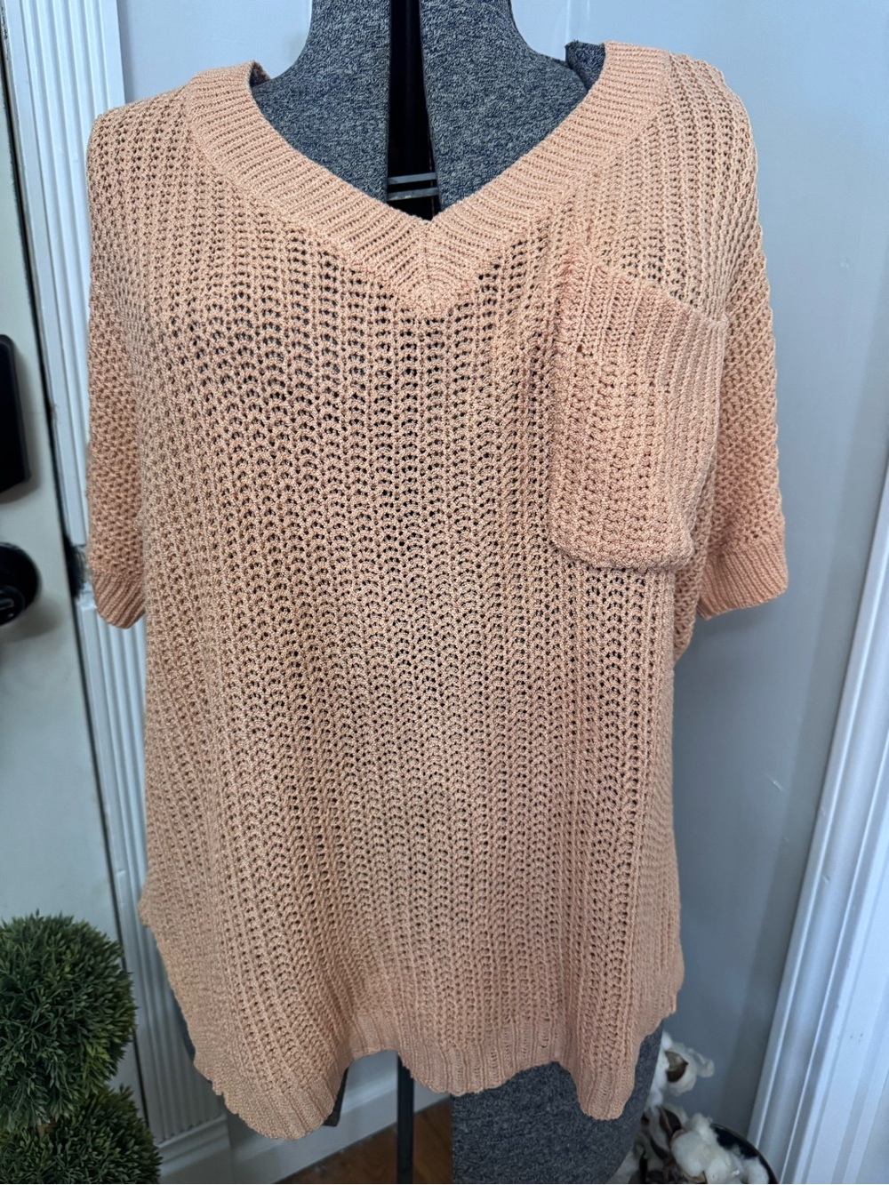 Women’s BiBi Peach Knit V-Neck Short Sleeve Sweater with Pocket Small
